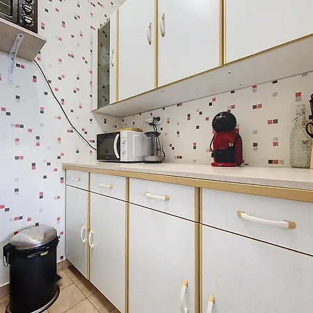 Avec Jardin Prive - Proche Centre & Restaurants Apartman *